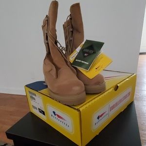 Men's Belleville military winter boots NWT